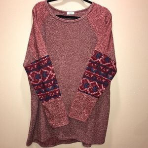 Woven tunic with sleeve accents